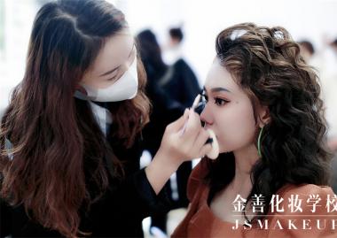 長(zhǎng)沙正規(guī)化妝學(xué)校排名有哪些？